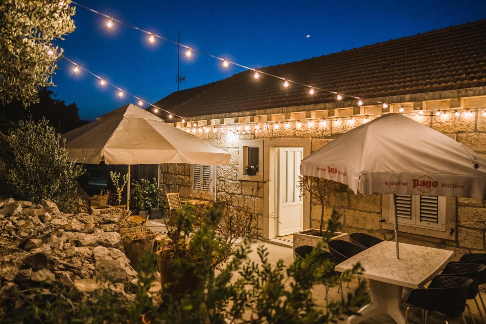 Orgula Hotel Lumbarda Exterior photo