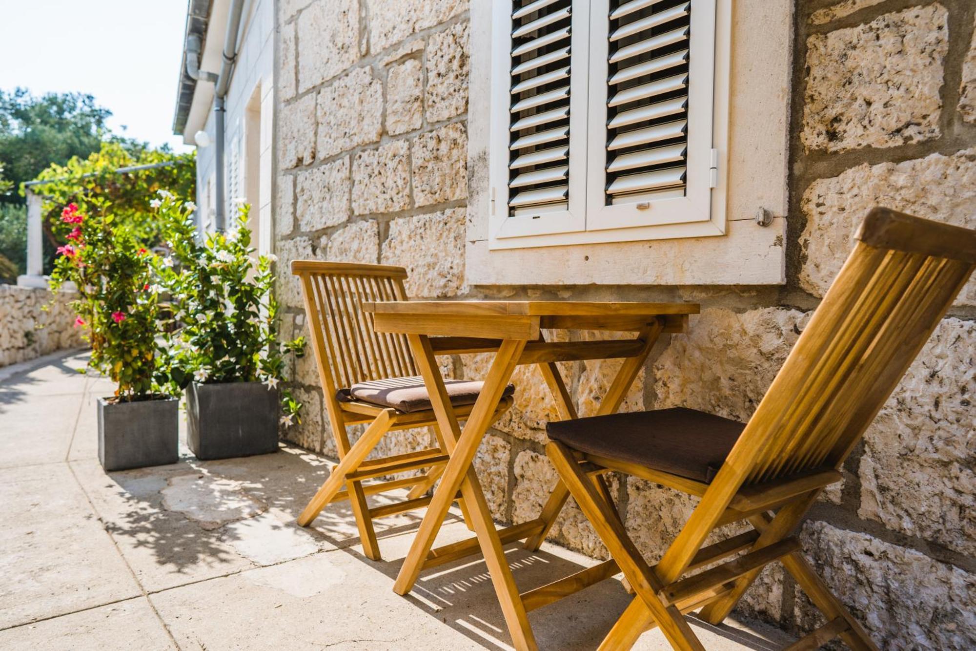 Orgula Hotel Lumbarda Exterior photo
